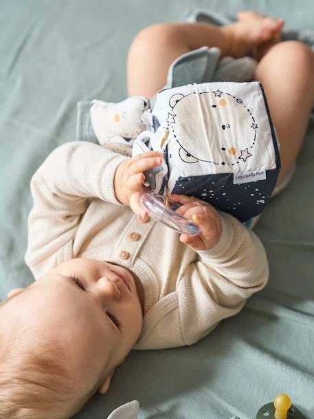 Cube D'activités à Suspendre CÉLESTE Bleu - Vertbaudet 4 Cube D'activités à Suspendre CÉLESTE Bleu - Vertbaudet – Image 2