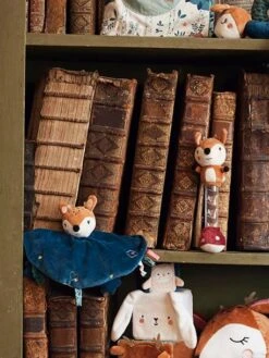 Produits populaires -Enfants Meubles Magasin doudou baton de pluie foret enchantee 1