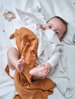 Lot De 3 Langes MINI COMPAGNIE En Gaze De Coton Bio* 2 écrus Imprimés + 1 Uni Caram - Vertbaudet 13 Lot De 3 Langes MINI COMPAGNIE En Gaze De Coton Bio* 2 écrus Imprimés + 1 Uni Caram - Vertbaudet -Enfants Meubles Magasin lot de 3 langes mini compagnie en gaze de coton bio 5