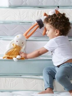 Poupée En Tissu + 2 Robes Blanc - Vertbaudet -Enfants Meubles Magasin poupee en tissu 2 robes 3