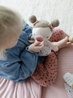 Poupée LITTLE DUTCH Bébé Rosa Et Ses Accessoires Rose - Little Dutch -Enfants Meubles Magasin poupee little dutch bebe rosa et ses accessoires 5