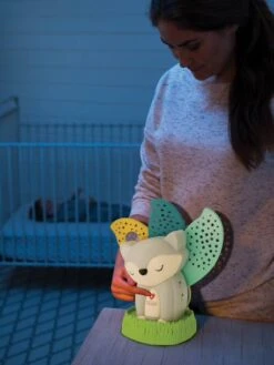 Veilleuse Projecteur Musical Renard 2 En 1 - INFANTINO Multicolore - Infantino 9 Veilleuse Projecteur Musical Renard 2 En 1 - INFANTINO Multicolore - Infantino -Enfants Meubles Magasin veilleuse projecteur musical renard 2 en 1 infantino 3